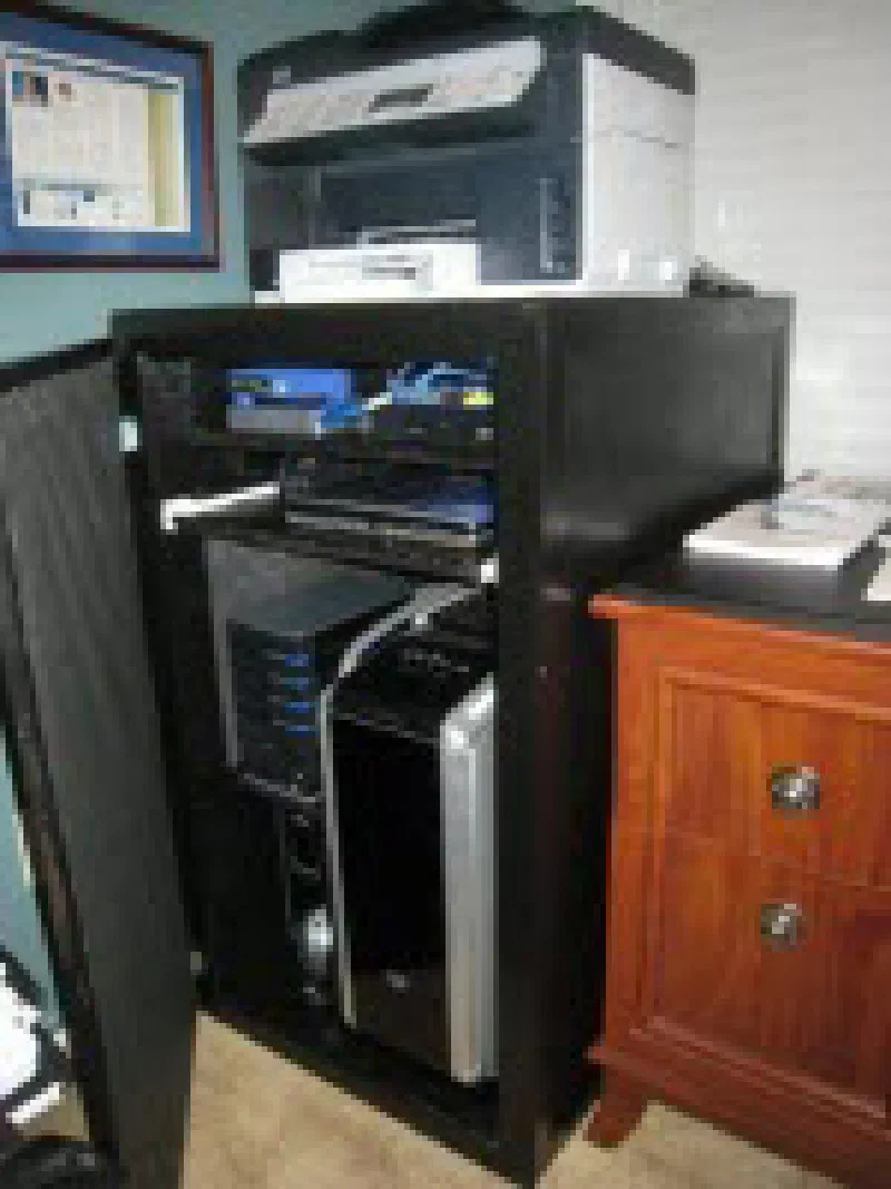 DIY server cabinet DIY server cabinet