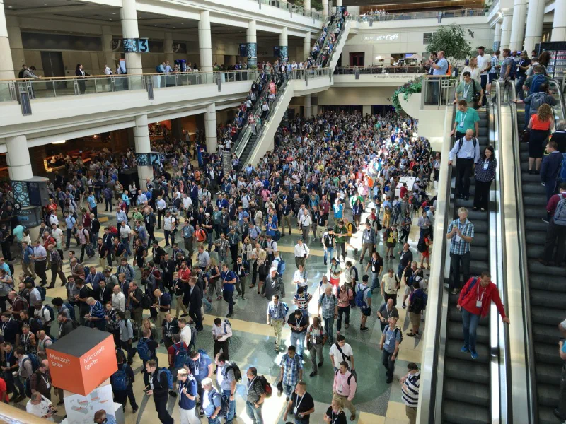 Sea of attendees! Sea of attendees!