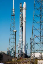photos/spacex-falcon9-at-launch-complex-40_26244065652_o.jpg